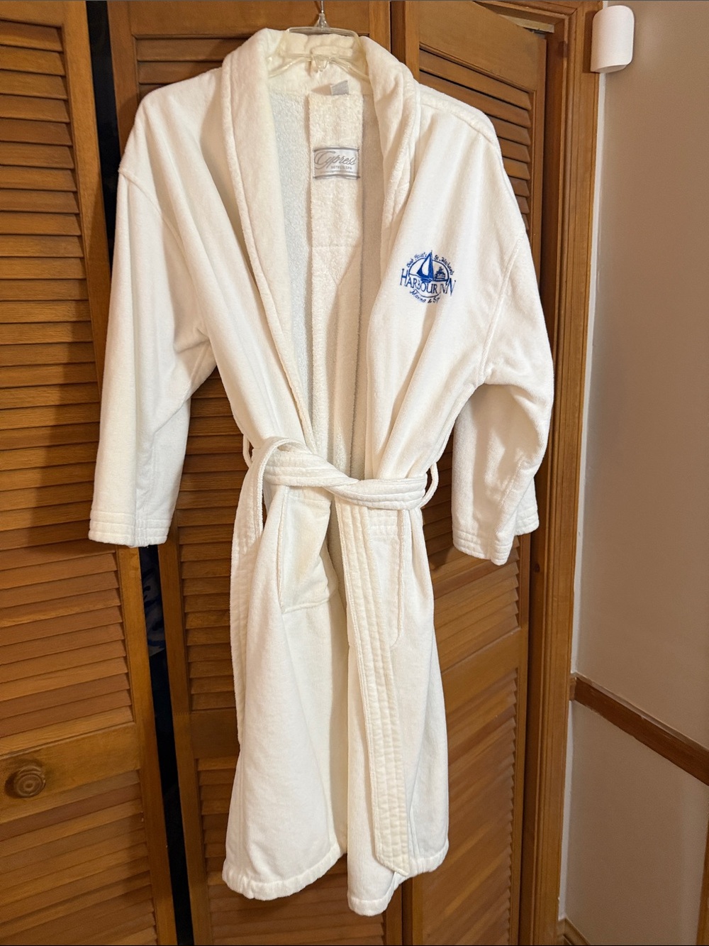 100% Cotton Harbour Inn of Saint Michael’s White Plush Spa Robe